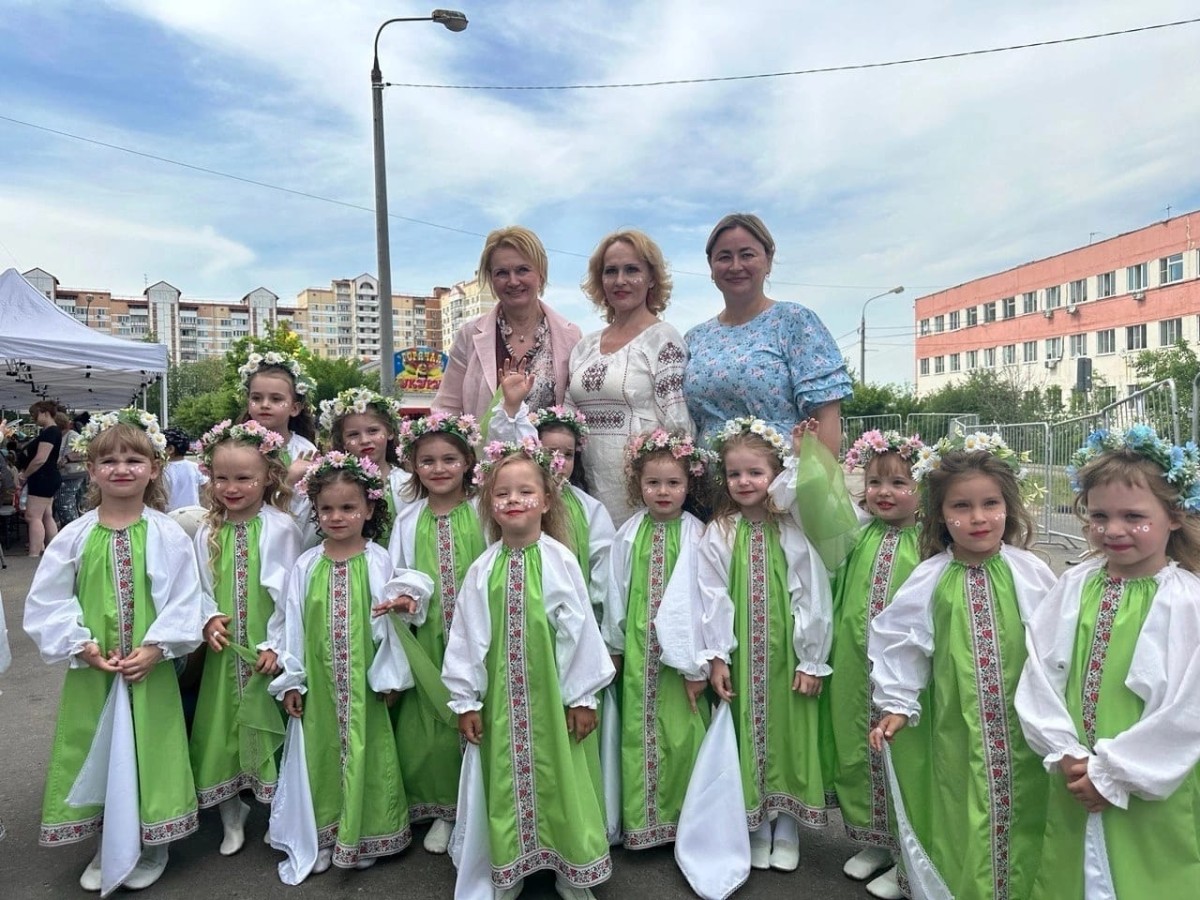 Международный праздник – День защиты детей – в Нахабино отмечен с большим размахом!  Праздник, организованный клубом "Мечта", длился 10 часов и стал доброй традицией, которую жители посёлка ждут каждый год