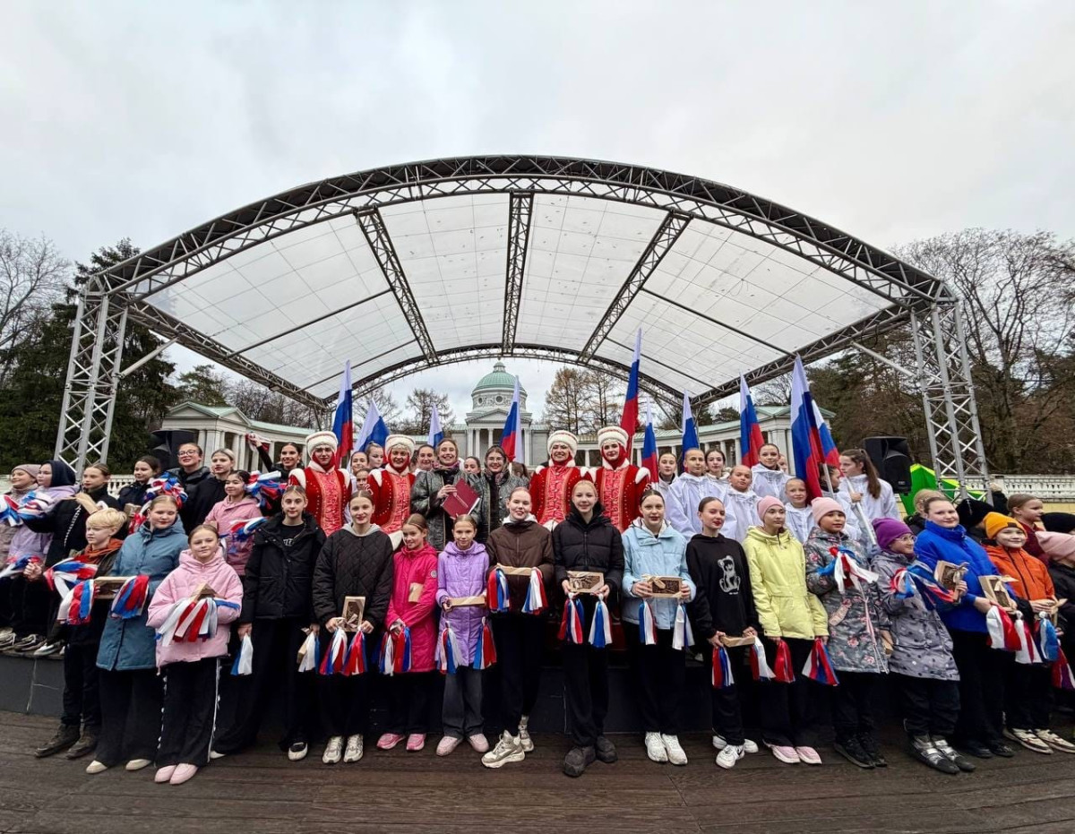 Пока мы вместе - Россия непобедима! Пока мы вместе - Россия непобедима!