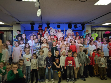 29 декабря в клубе «Мечта» произошло настоящее новогоднее волшебство — музыкальное шоу «Алиса в Снежном Королевстве»!